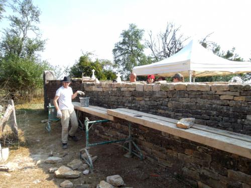 Réfection du mur, chantier international 2015